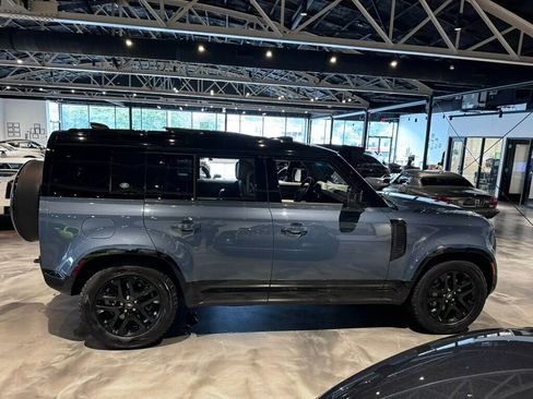 Used 2024 Land Rover Defender 110 X-Dynamic SE AWD/4WD image 6