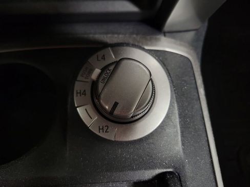Used 2019 Toyota 4Runner SR5 AWD/4WD image 17