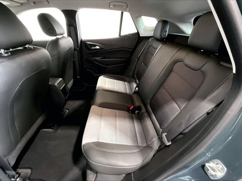 Used 2025 Chevrolet Trax LT FWD image 19