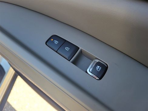 New 2026 Kia Carnival EX image 11