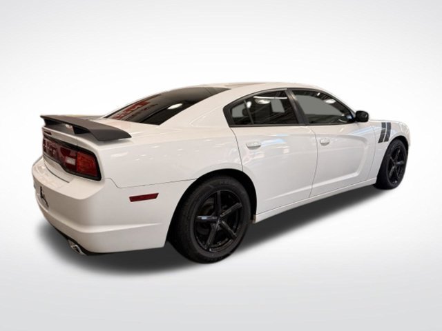 Used 2013 Dodge Charger SE RWD image 21