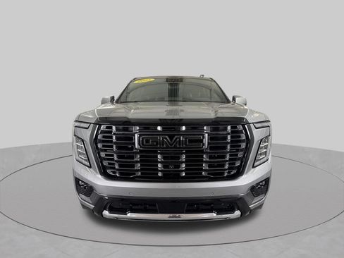 Used 2025 GMC Yukon XL Denali Ultimate AWD/4WD image 4