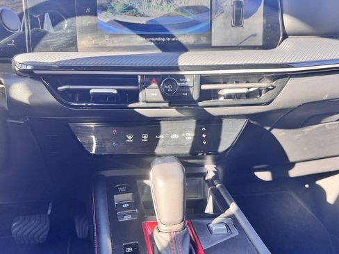 Certified 2025 Nissan Kicks SR w/ Illumination Package image 13