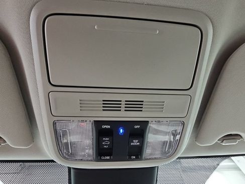 New 2026 Honda Odyssey Touring image 24