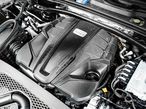 Certified 2023 Porsche Macan S AWD/4WD image 13