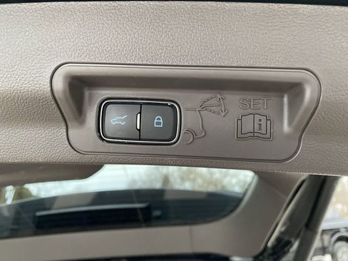 Used 2021 Ford Explorer Platinum w/ Equipment Group 601A image 18