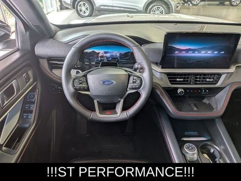 Used 2025 Ford Explorer ST image 28