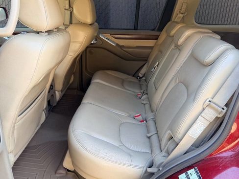 Used 2008 Nissan Pathfinder LE AWD/4WD image 11