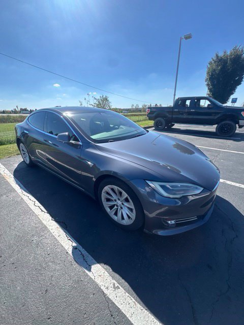 Used 2017 Tesla Model S 60 RWD image 3