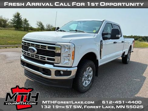 Used 2023 Ford F350 XLT w/ FX4 Off-Road Package AWD/4WD image 4