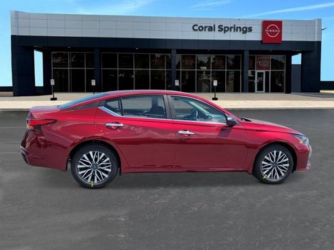 New 2025 Nissan Altima 2.5 SV image 6