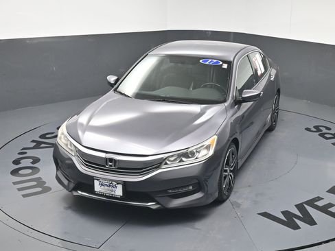 Used 2017 Honda Accord Sport image 29