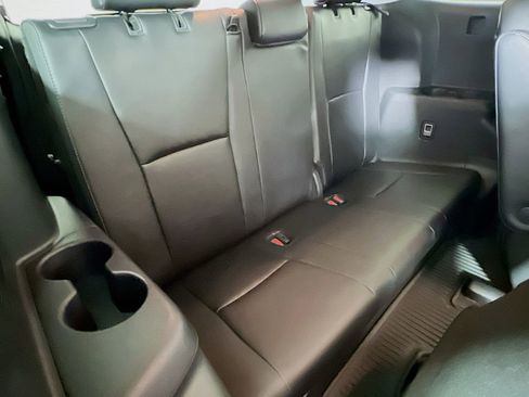 Certified 2025 Toyota Highlander Limited AWD/4WD image 25