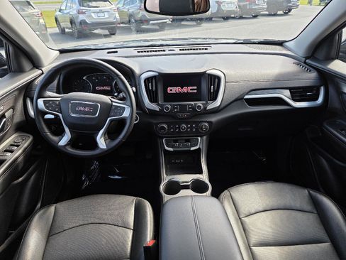 Used 2024 GMC Terrain SLT image 13
