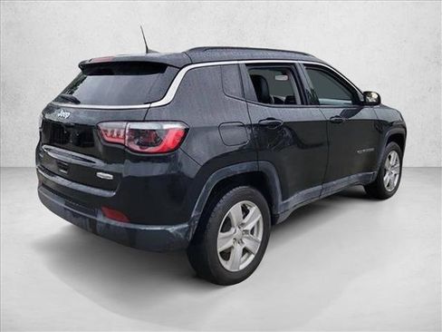 Used 2022 Jeep Compass Latitude image 5