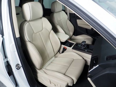 Used 2024 Audi Q5 Premium Plus w/ Premium Plus Package image 2