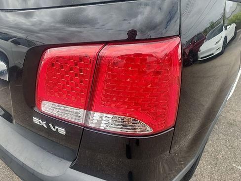 Used 2013 Kia Sorento EX w/ EX V6 Premium Pkg FWD image 13