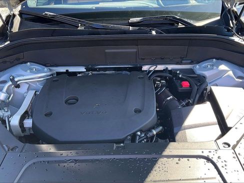 Used 2025 Volvo XC90 B6 Ultra w/ Lounge Package image 32