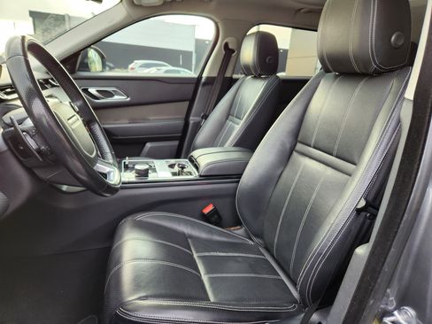 Used 2018 Land Rover Range Rover Velar S image 10