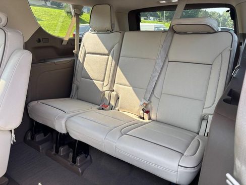 Used 2024 GMC Yukon XL Denali w/ Denali Reserve Package AWD/4WD image 10