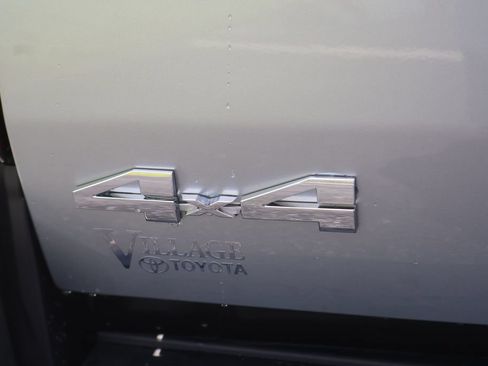 Certified 2025 Toyota Tacoma SR5 AWD/4WD image 26