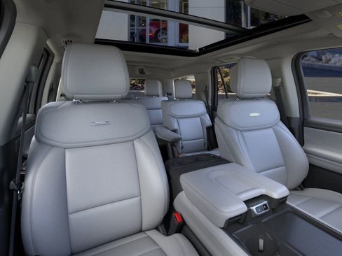 New 2026 Ford Expedition Platinum image 10