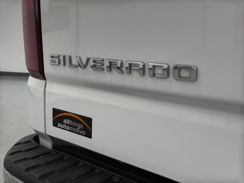 Used 2020 Chevrolet Silverado 1500 LT image 38
