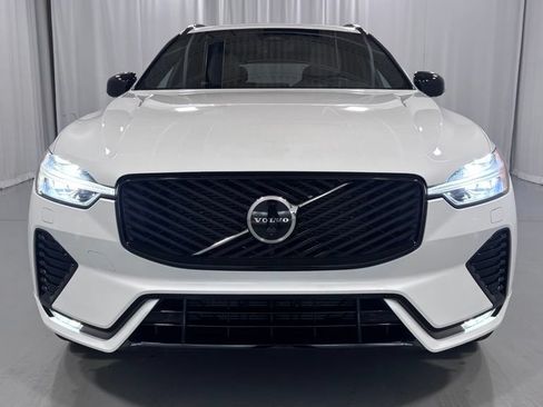 Certified 2026 Volvo XC60 B5 Plus AWD/4WD image 3