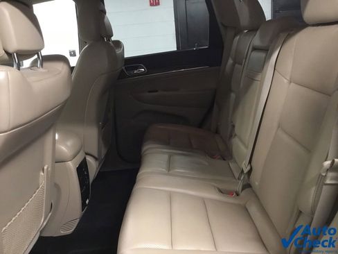 Used 2013 Jeep Grand Cherokee Limited w/ Luxury Group II image 29