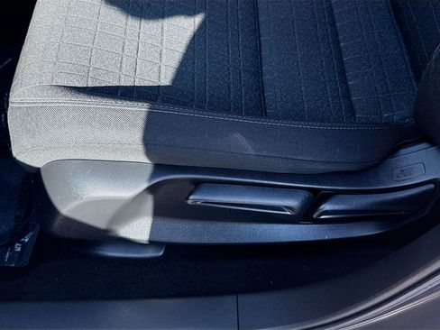 Used 2024 Honda HR-V LX image 17