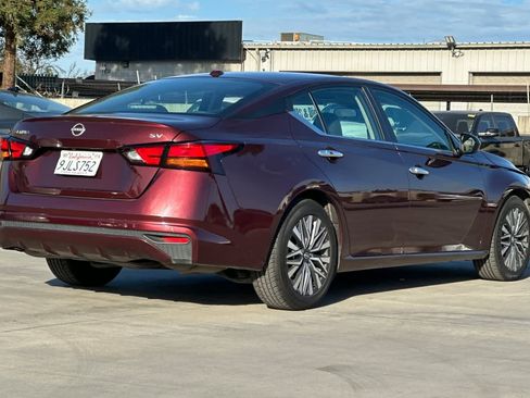 Used 2024 Nissan Altima 2.5 SV image 3