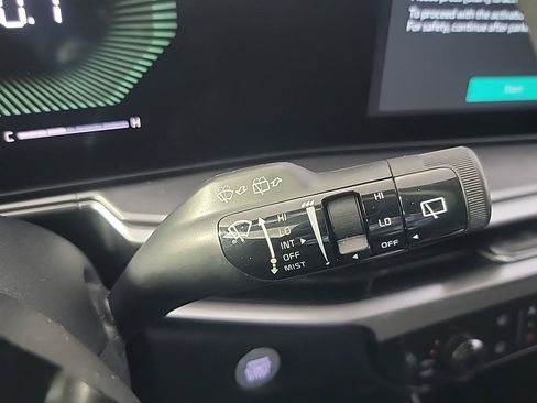 Certified 2025 Kia Sorento LX FWD image 26