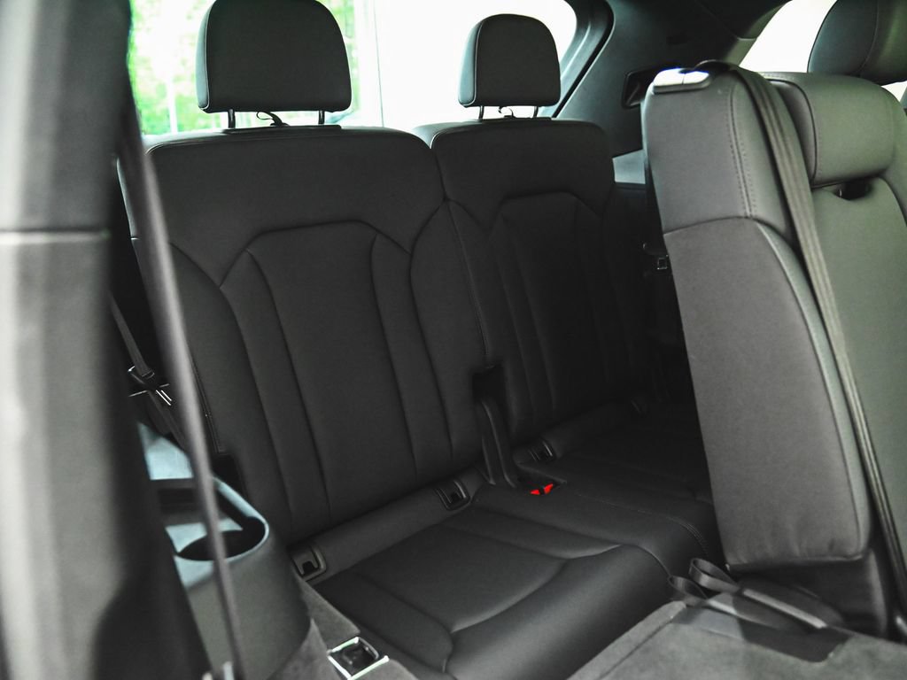 Used 2023 Audi Q7 3.0T Premium w/ Convenience Package AWD/4WD image 33