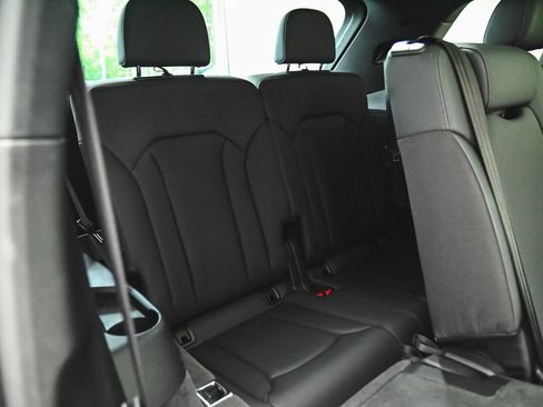 Used 2023 Audi Q7 3.0T Premium w/ Convenience Package AWD/4WD image 33
