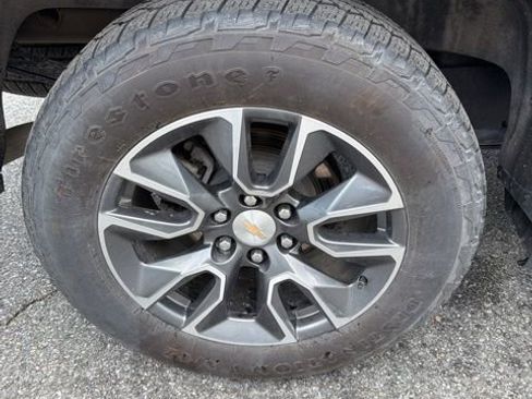 Used 2024 Chevrolet Silverado 1500 LT AWD/4WD image 13