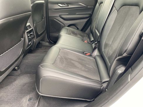 Certified 2025 Jeep Grand Cherokee Altitude image 18