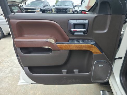 Used 2014 Chevrolet Silverado 1500 High Country w/ High Country Premium Package AWD/4WD image 9
