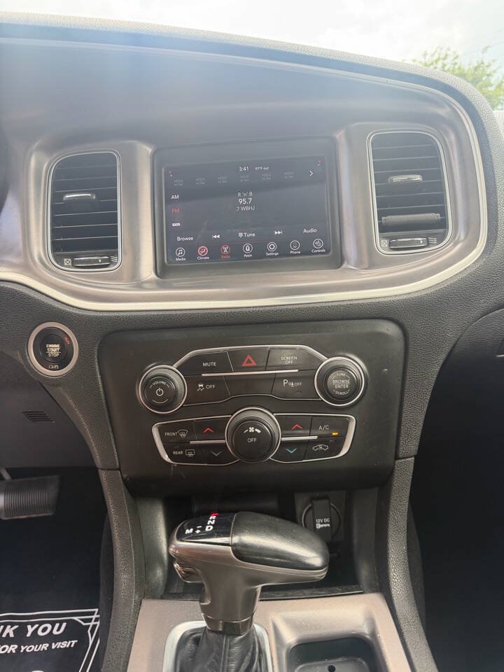 Used 2019 Dodge Charger SXT w/ Leather Interior Group RWD image 20