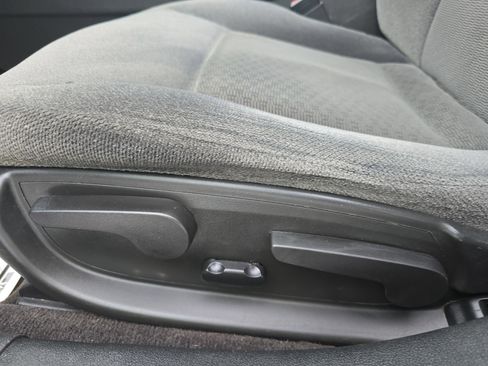 Used 2015 Chevrolet Impala LT w/ LT Sunroof Package image 13