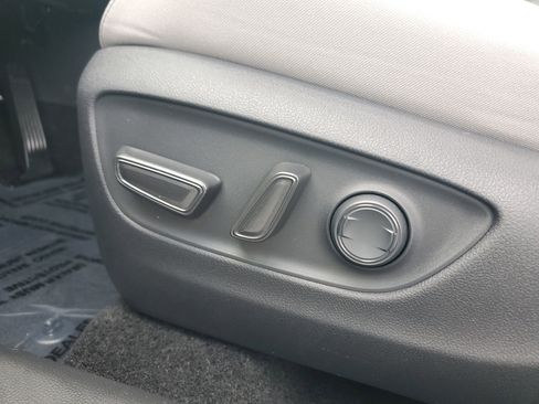 Used 2025 Toyota RAV4 XLE image 20