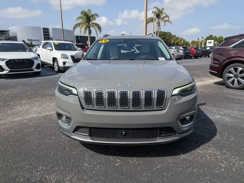 Used 2019 Jeep Cherokee Limited w/ Technology Group FWD image 9