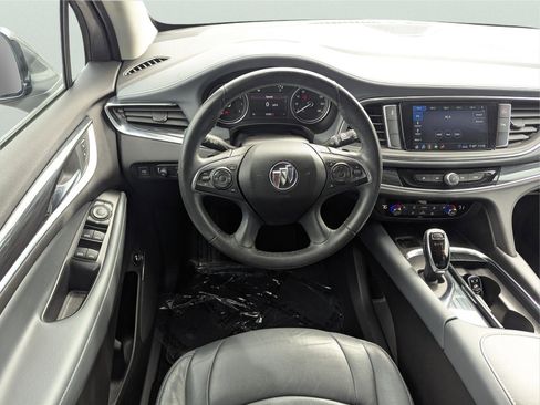 Used 2021 Buick Enclave Essence image 17