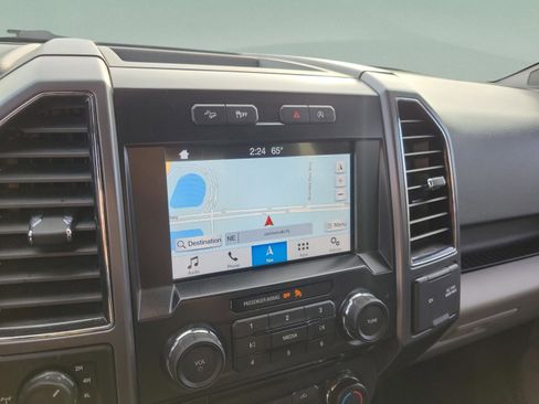Used 2017 Ford F150 XLT w/ Equipment Group 302A Luxury AWD/4WD image 16