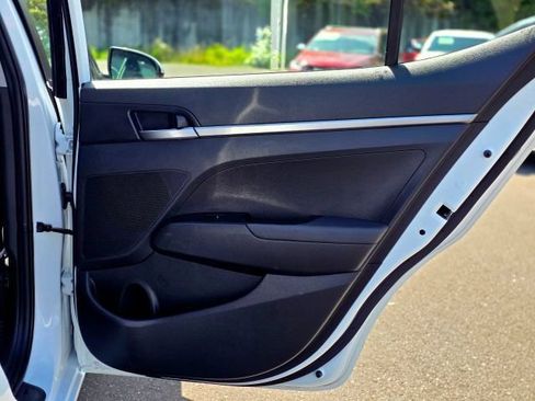 Used 2018 Hyundai Elantra SE FWD image 43