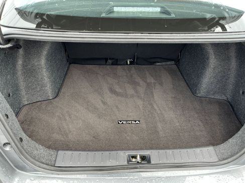 Used 2025 Nissan Versa SV image 25