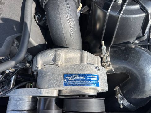 Used 2017 Chevrolet Camaro SS RWD image 31