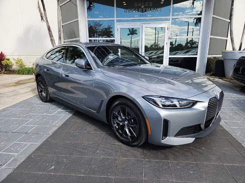 Used 2025 BMW i4 eDrive40 image 2