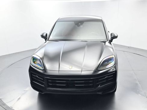 Certified 2025 Porsche Cayenne Coupe AWD/4WD image 44