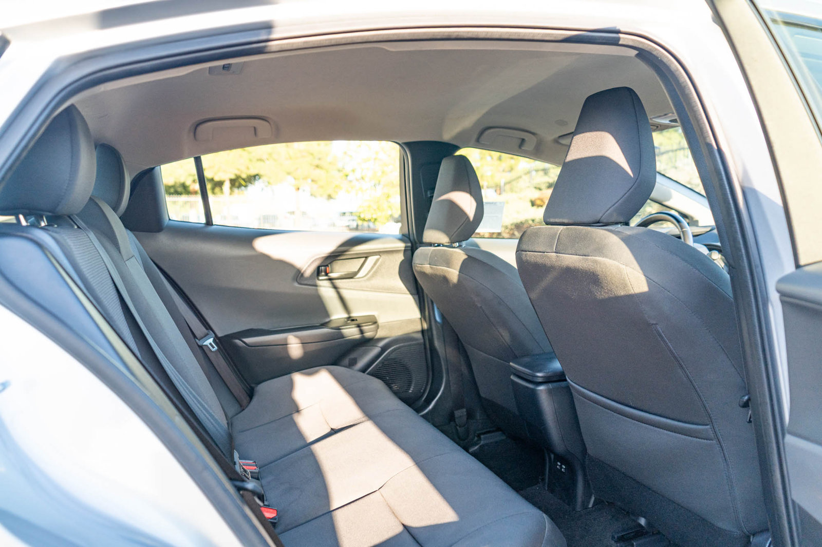 Used 2024 Toyota Prius LE FWD image 20