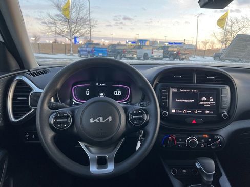Used 2025 Kia Soul LX w/ LX Technology Package image 25